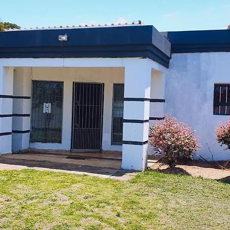 Sweet Home39 Guest House Summerstrand Port Elizabeth Exterior photo